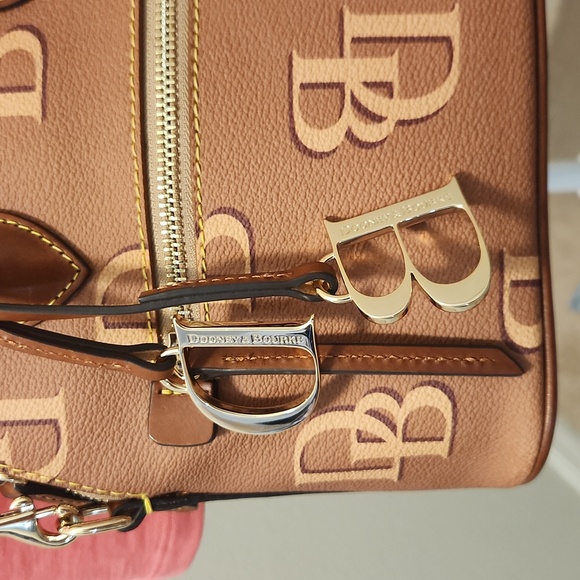 Dooney Bourke - Picture 4 of 7